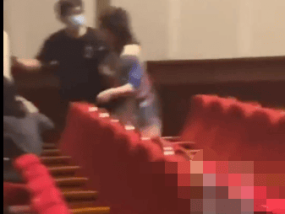 屏摄电影被男子怒斥 影院称屏摄会对胶片有损伤！